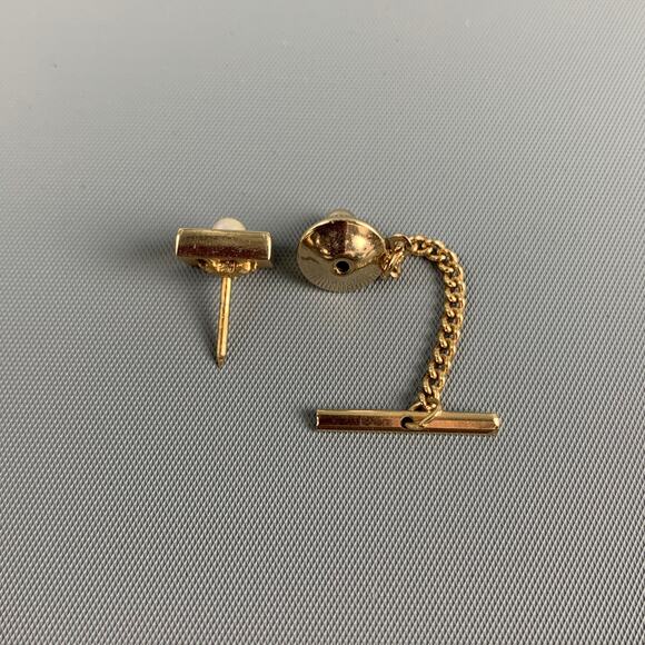 NO BRAND Gold Tone Metal Square Lapel Pin - Picture 3 of 3